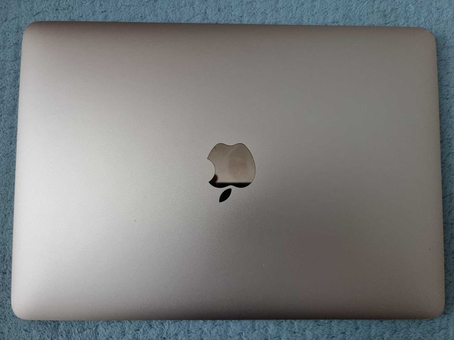 Macbook 12 2016 gold, 90% baterie
