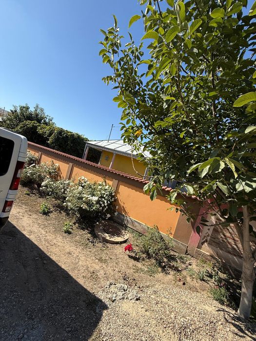 Casa spațioasă cu teren generos