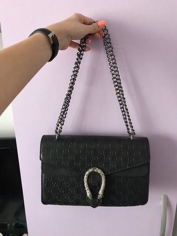 Черна чанта