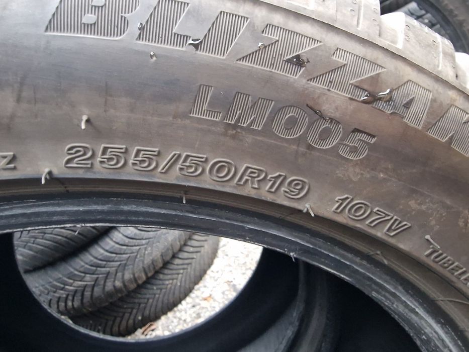 Anvelope 255/50R19 marca Bridgestone, M +S, DOT 2022,7 mm