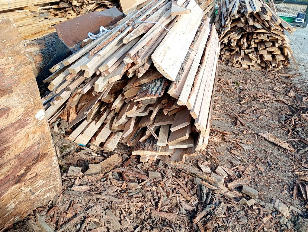 Brichete, rumeguș, deșeuri legături sau tăiate scurt.esenta tare !