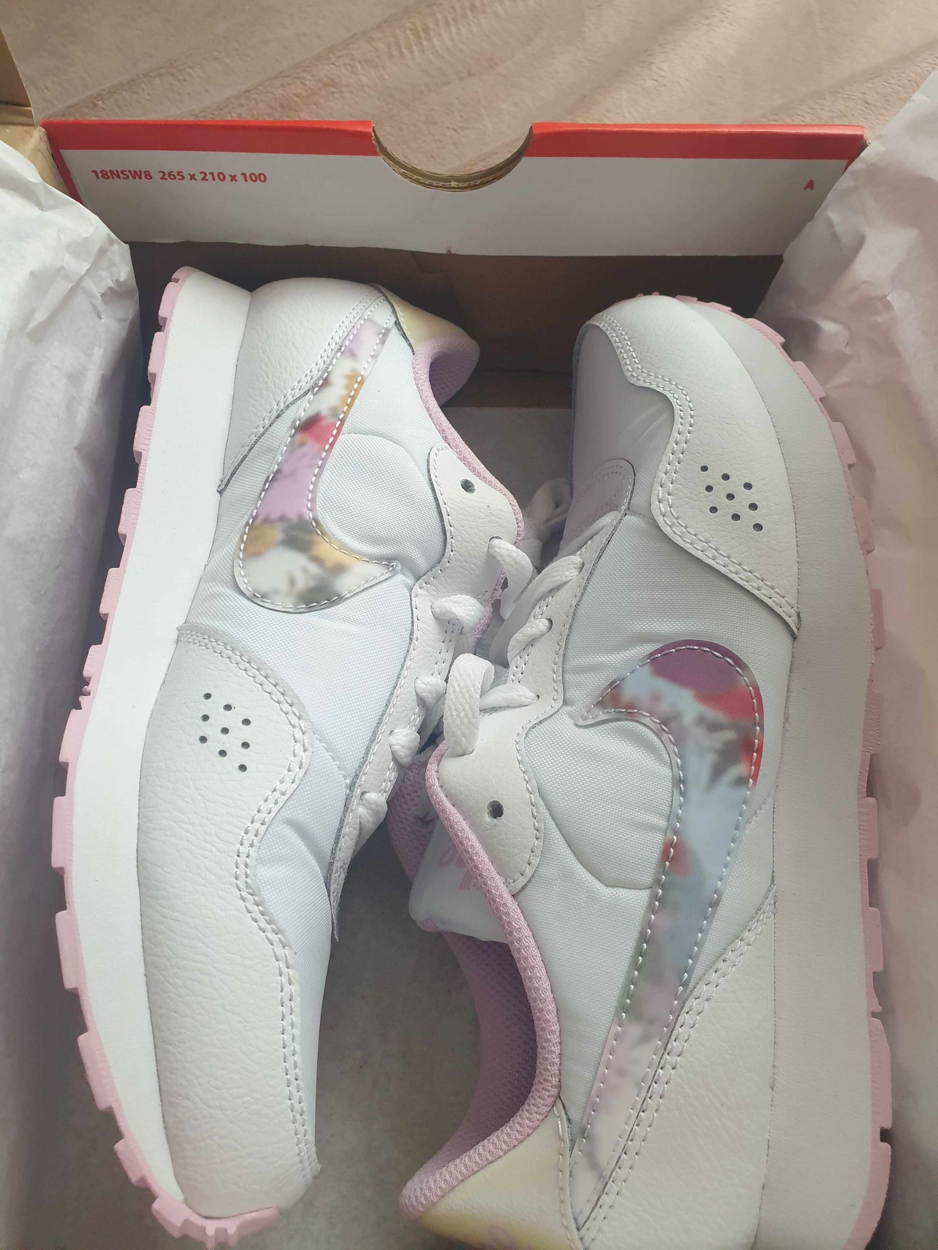 Nike  MD Valiant FLRL marimea 36.5