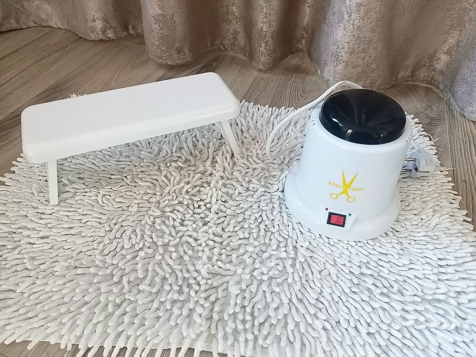 Lampa salon și sterilizator ustensile