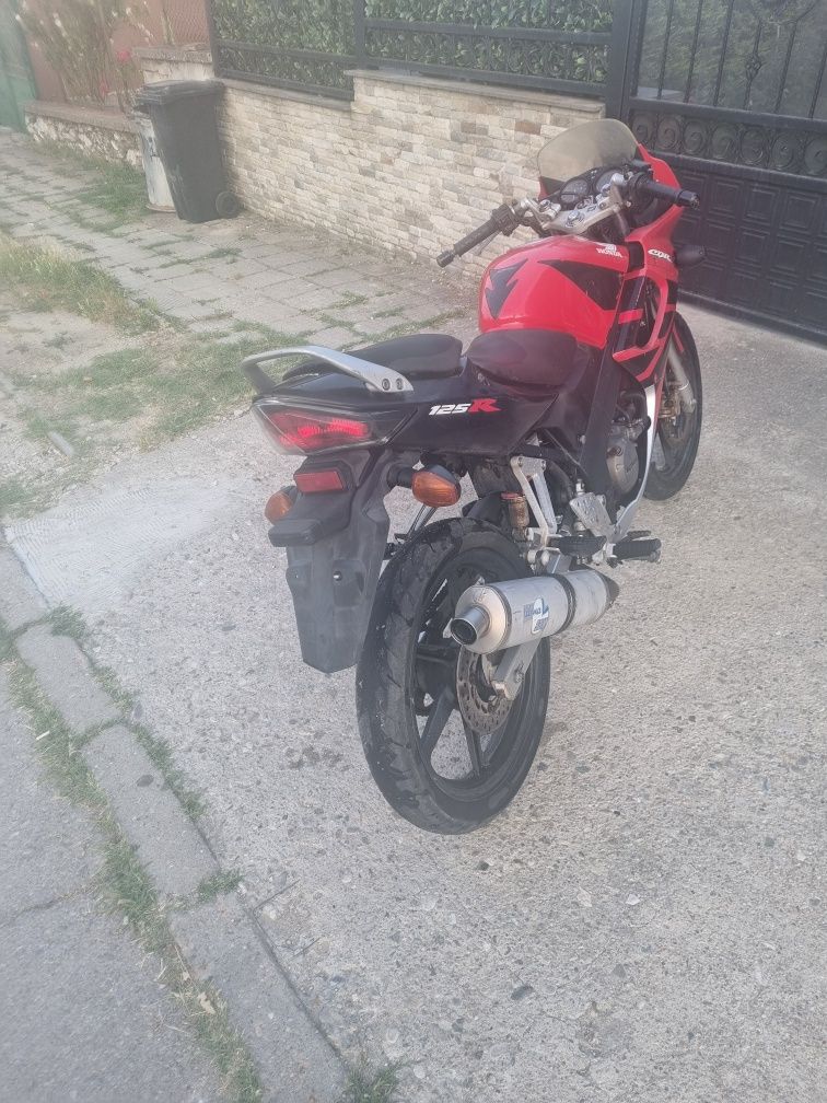 125 кубика Honda 2006 година нов внос.   2200лв