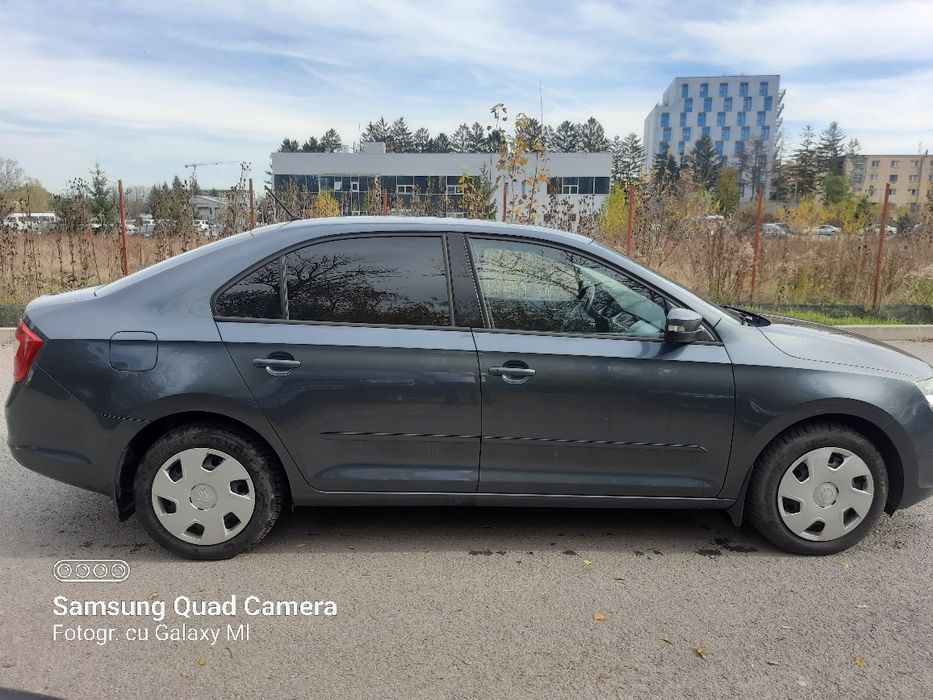 Vand Skoda Rapid 1.2 benzina.