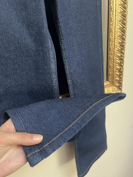 Blugi H&M, talie joasă, bootcut, albastru intens