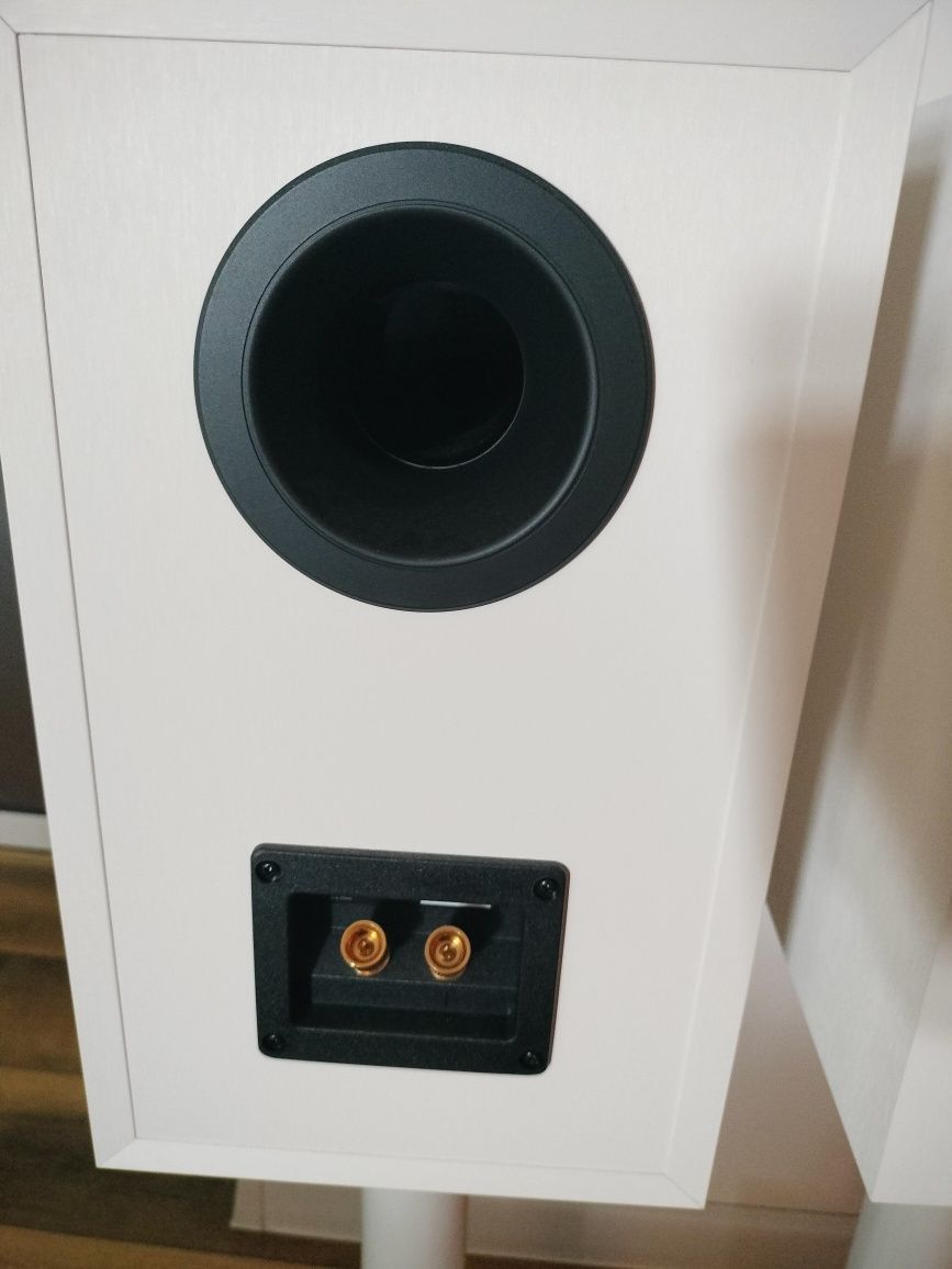 Boxe Kef Q350 + standuri Sonorous