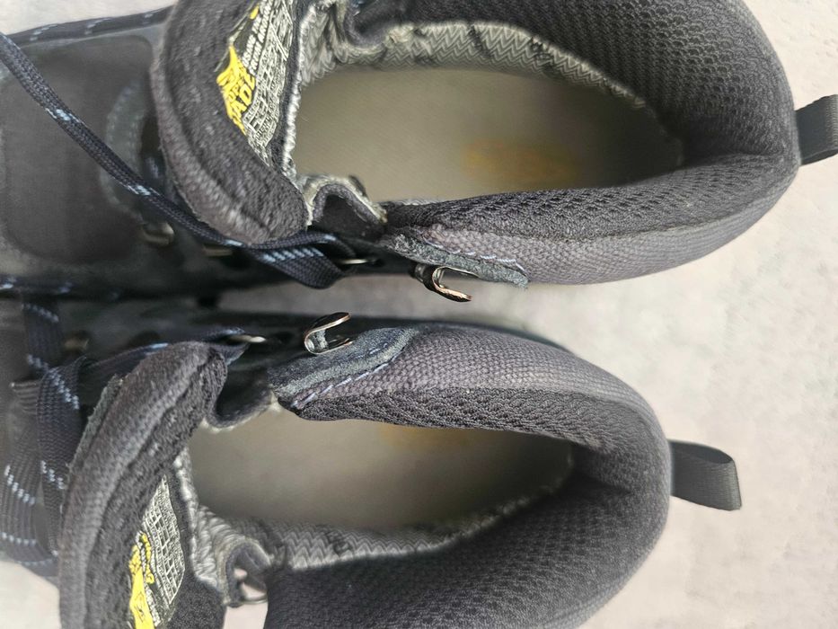 Дамски туристически обувки KEEN