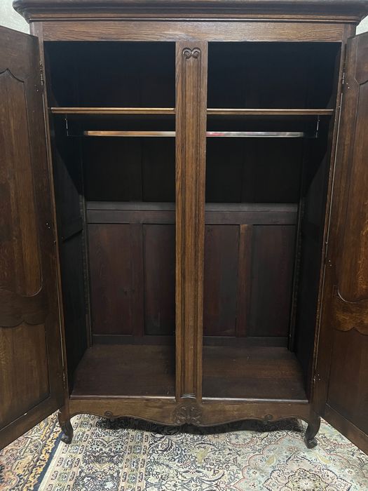 Масивен дъбов гардероб