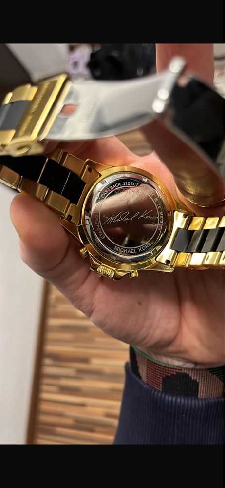 Ceas Michael Kors Everest Two Tone Gold & Black Chronograph