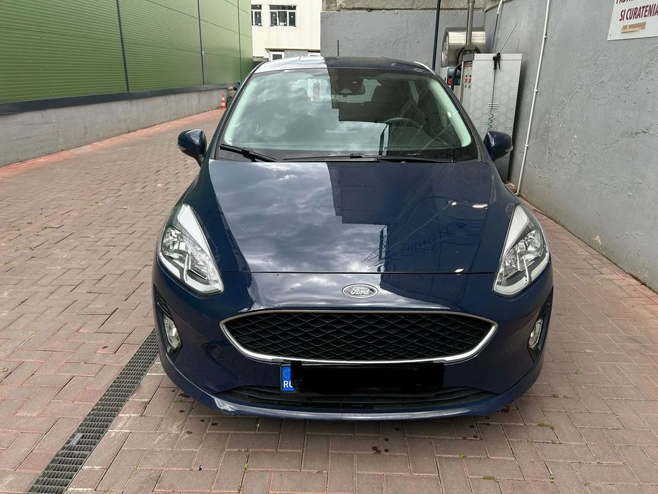 Ford Fiesta Negociabil. Ceva zgarieturi laterale si urme de utilizare.