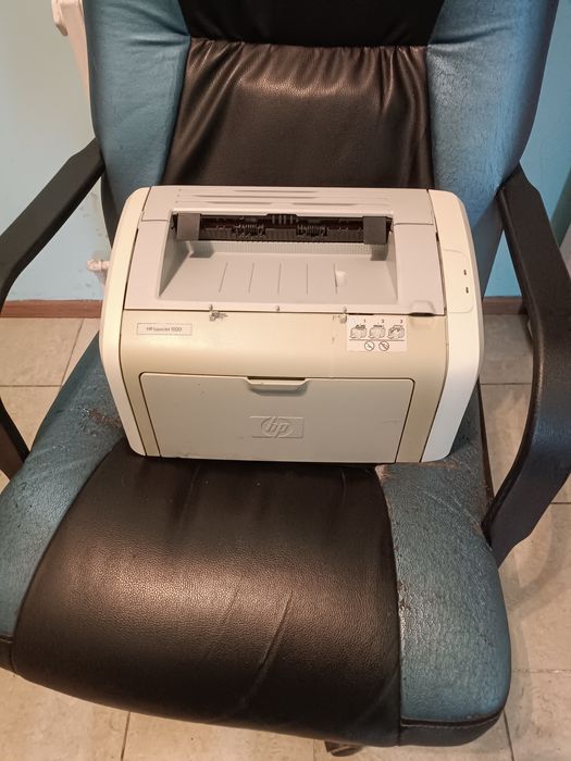 Продам принтер НР 1020