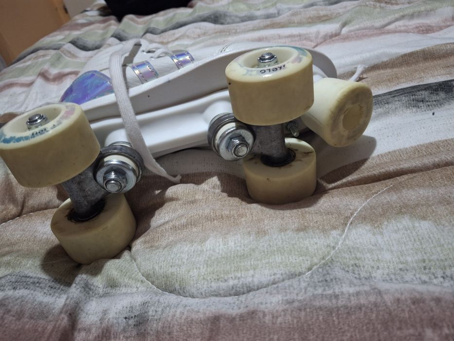 Ролкови кънки  (ролери)