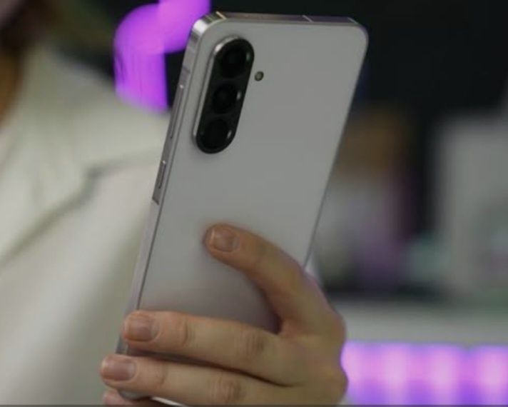 Сотилади Samsung Galaxy A56, хотира 256GB, ҳолати идеал — ҳеч қандай ч