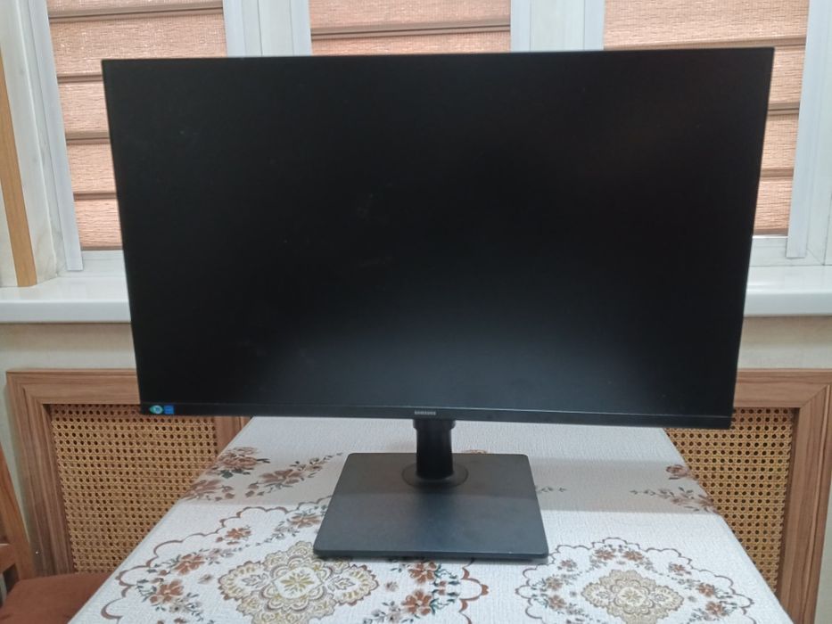 Монитор Samsung 27