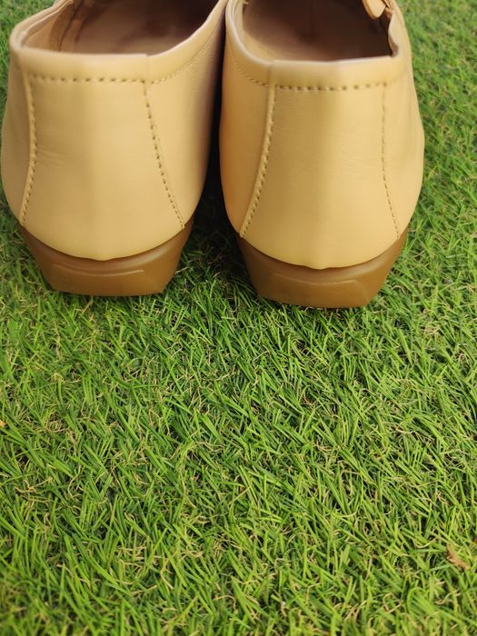 Дамски бежови обувки