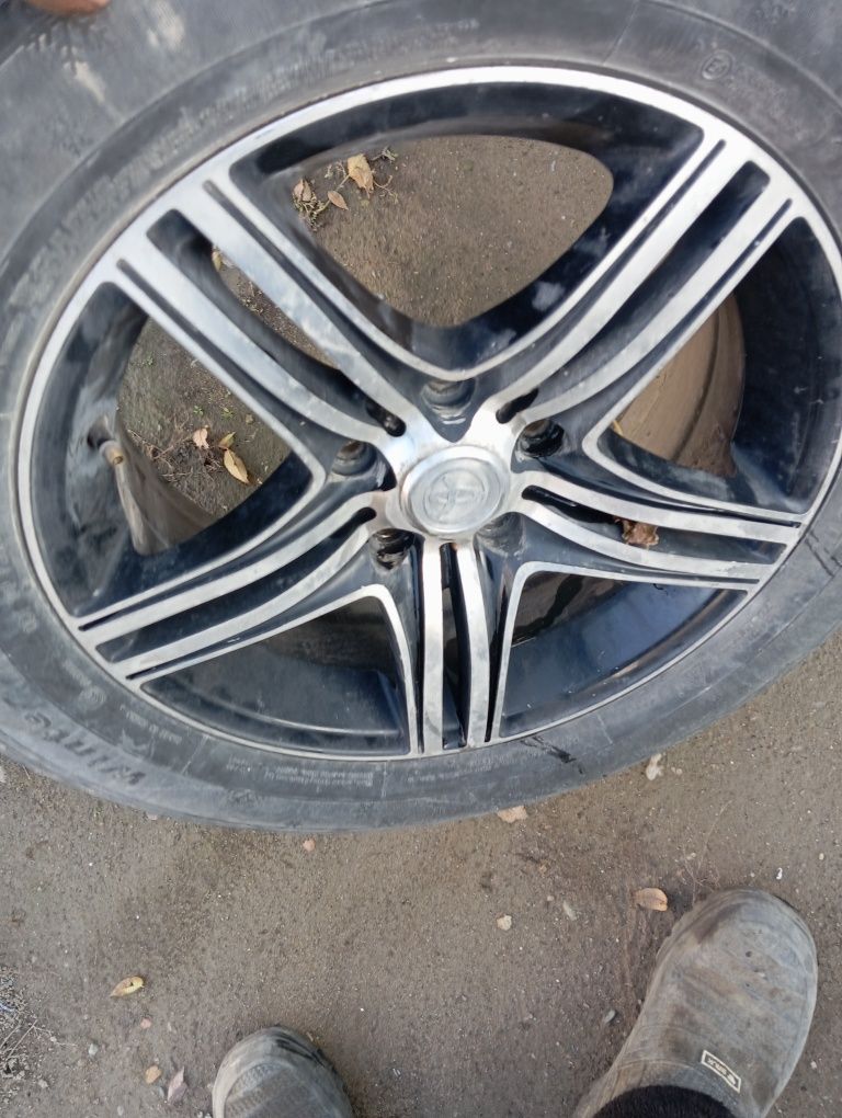 Два диска с покрышками