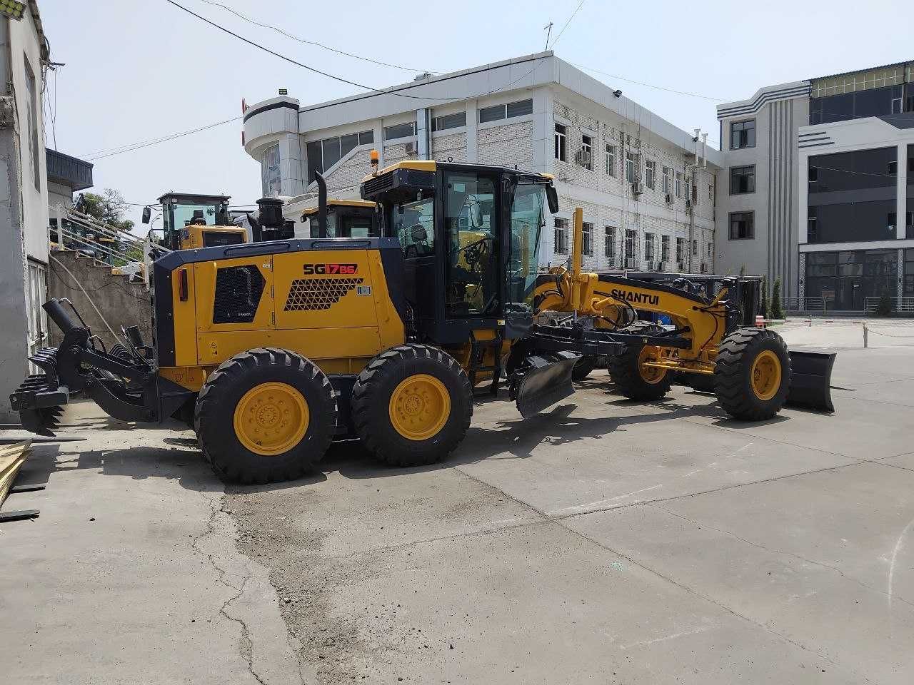 Автогрейдер SHANTUI SG17-B6