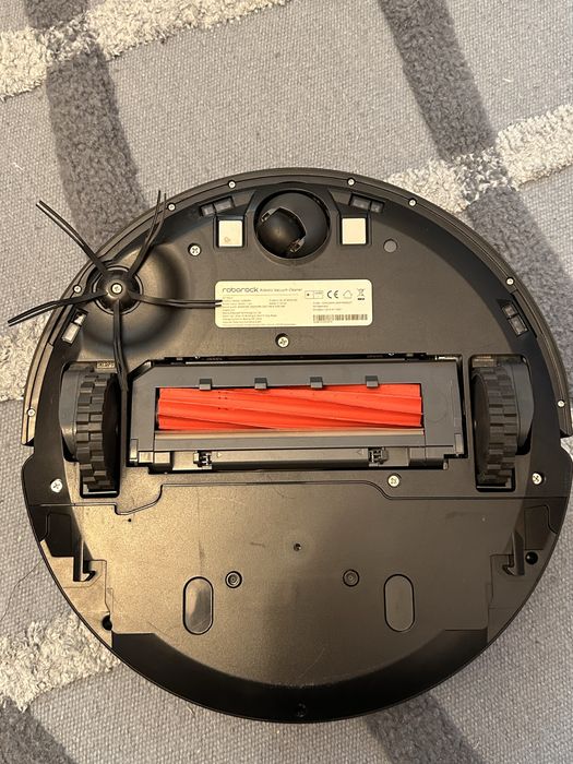 Robot aspirare Roborock Q7 Max, statie inteligenta de golire a sacului