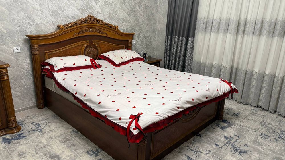 Спальный гарнитур