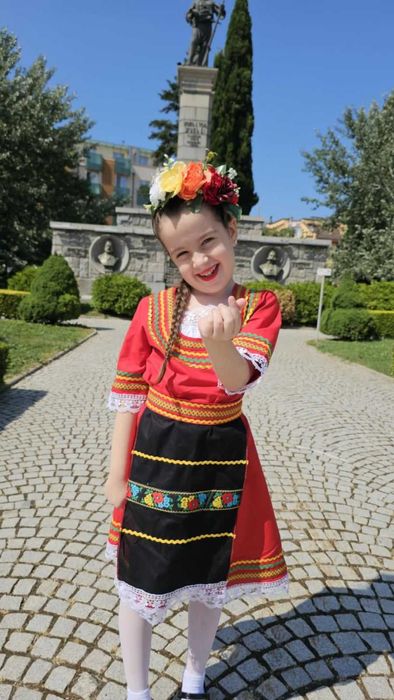 НАЛИЧНИ!Подарете народна носия за Коледа на вашите деца/внуци още сега