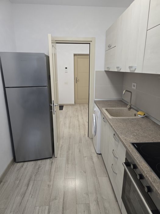 Inchiriez apartament 2 camere+ parcare subterana