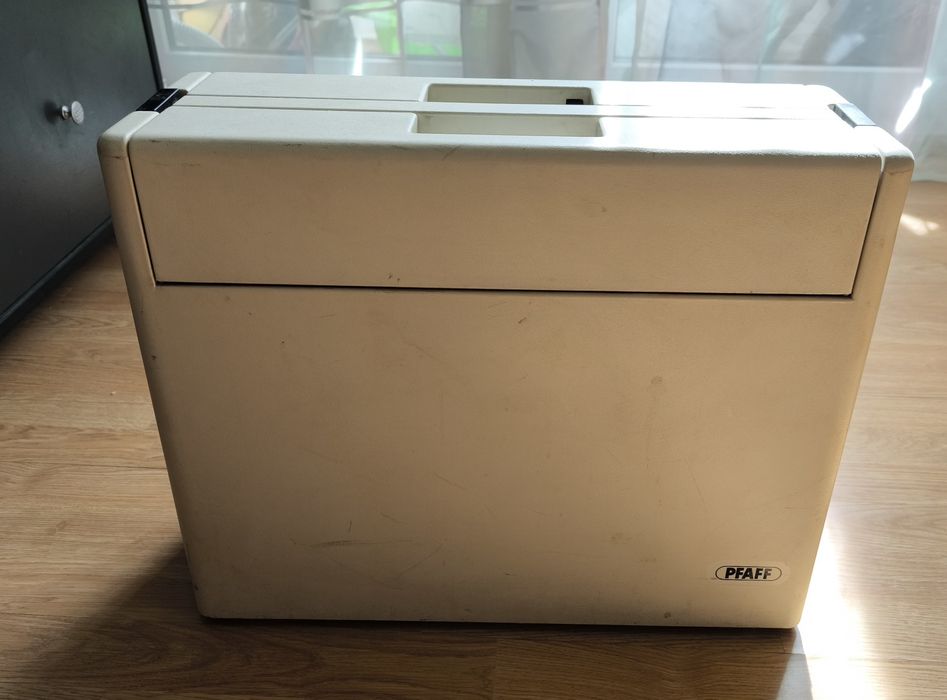 Masina de cusut PFAFF 295