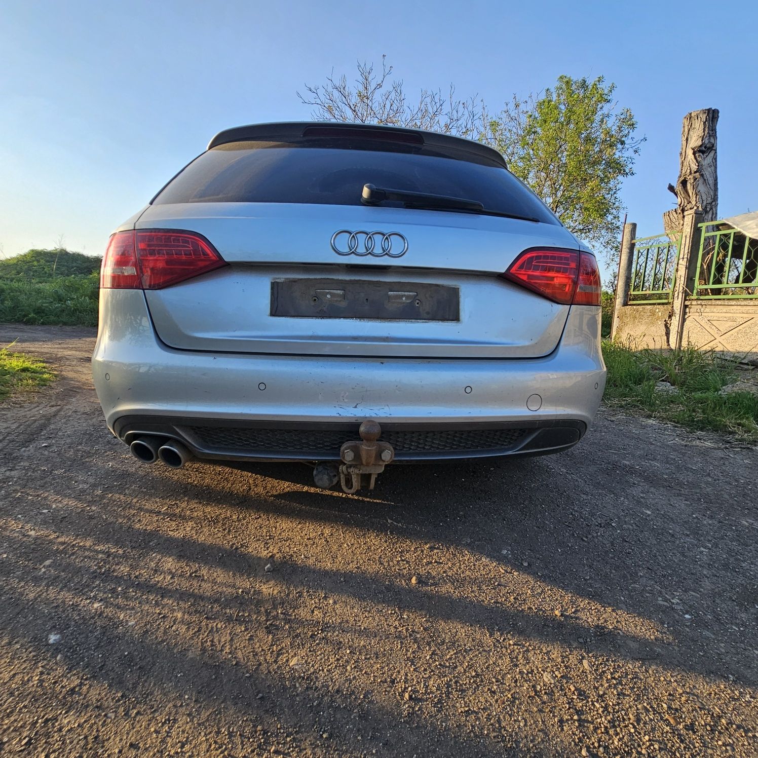 A4 B8 . S4 пакет  2.0 дизел 170к.с 2011г 
НА ЧАСТИ САМО