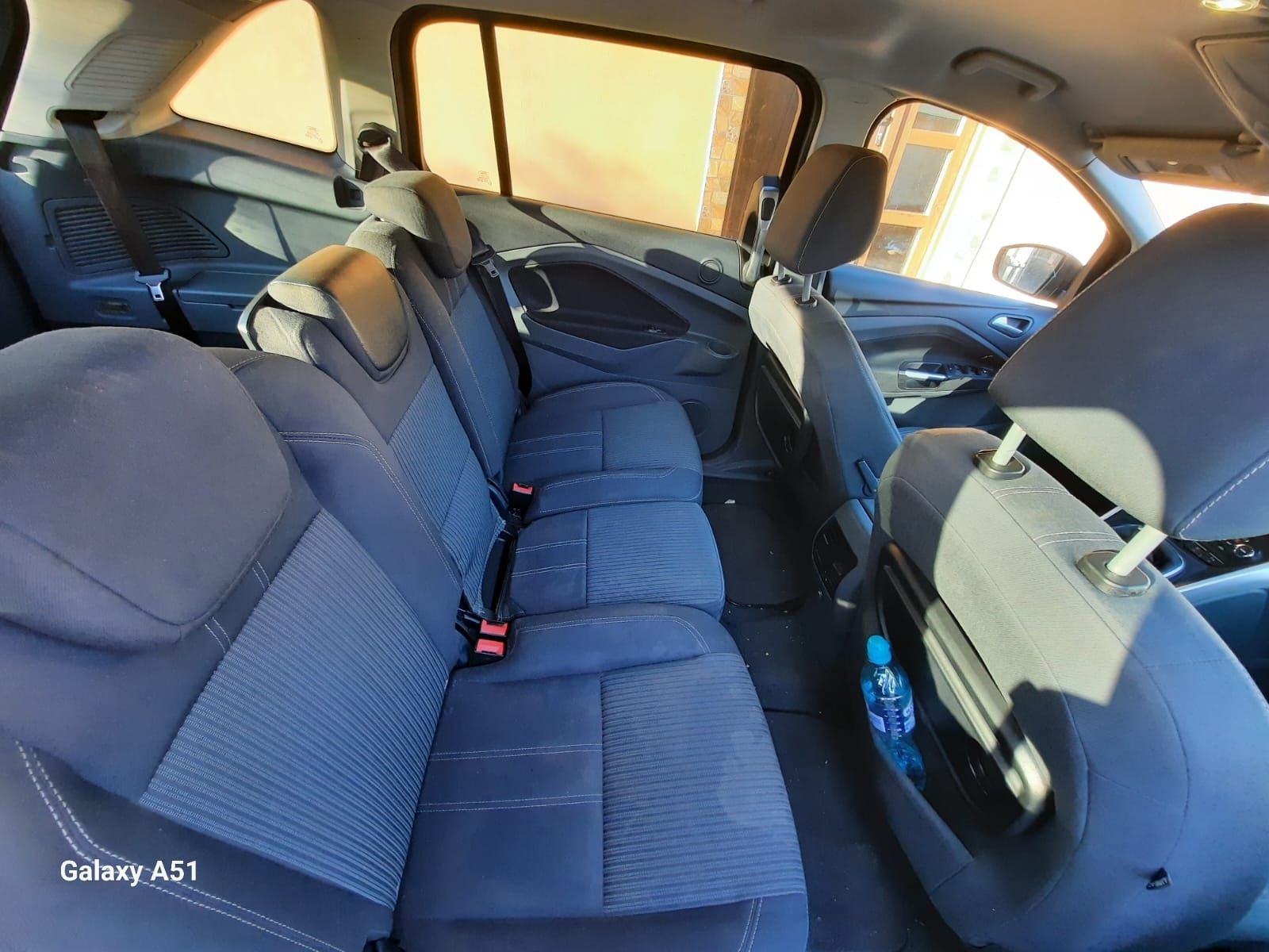 Vând Ford grand c max