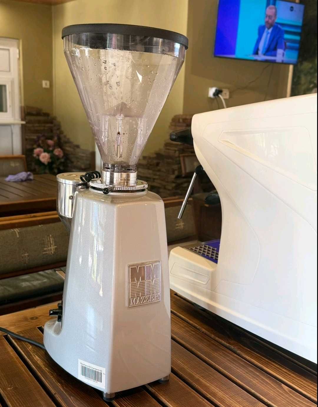 Продавам кафе машина  RANCILIIO + кафемелачка mazzer