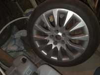 Vând 4 anvelope 225 45 R17 DOT 5223 cu jante originale skoda superb 2