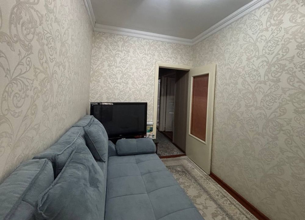 Продам 2/1/4 (кирпич) 77 серия (Центр Луначарский)
