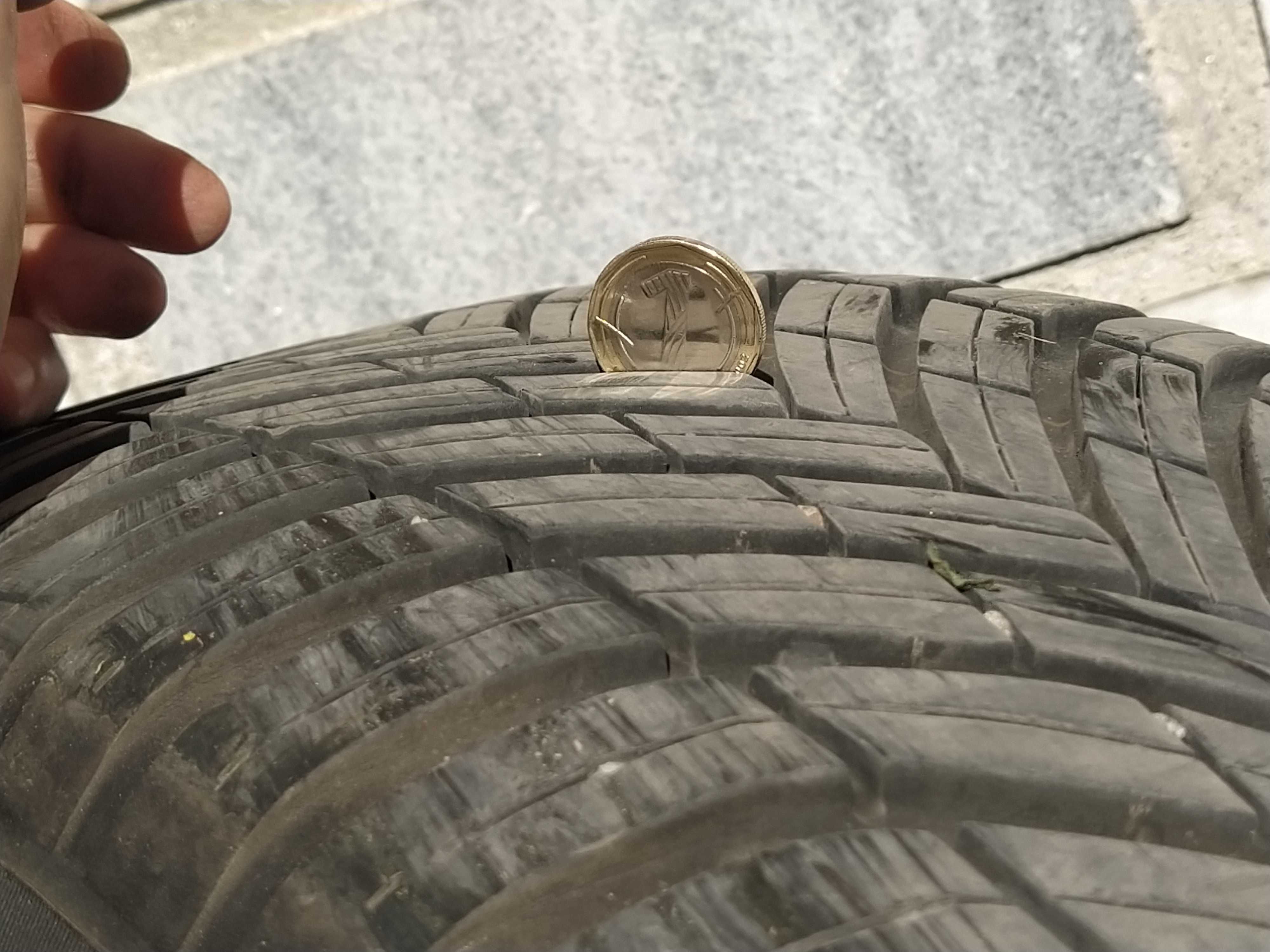 215/55/18 Toyo Celsius 2бр дот 23