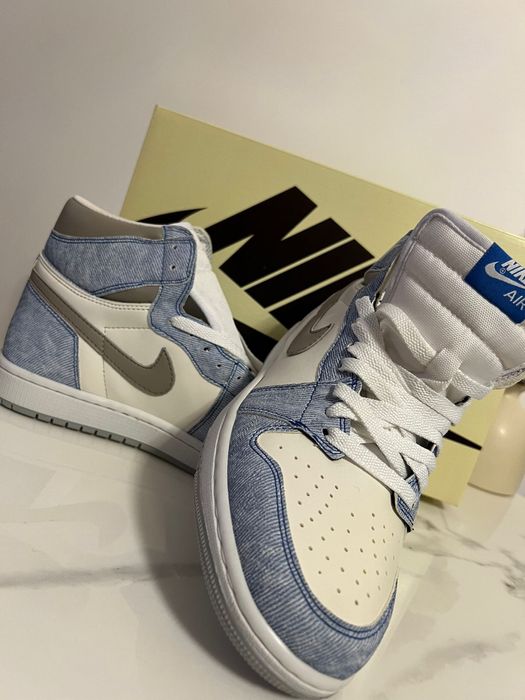 Jordan 1 Hyper Royal