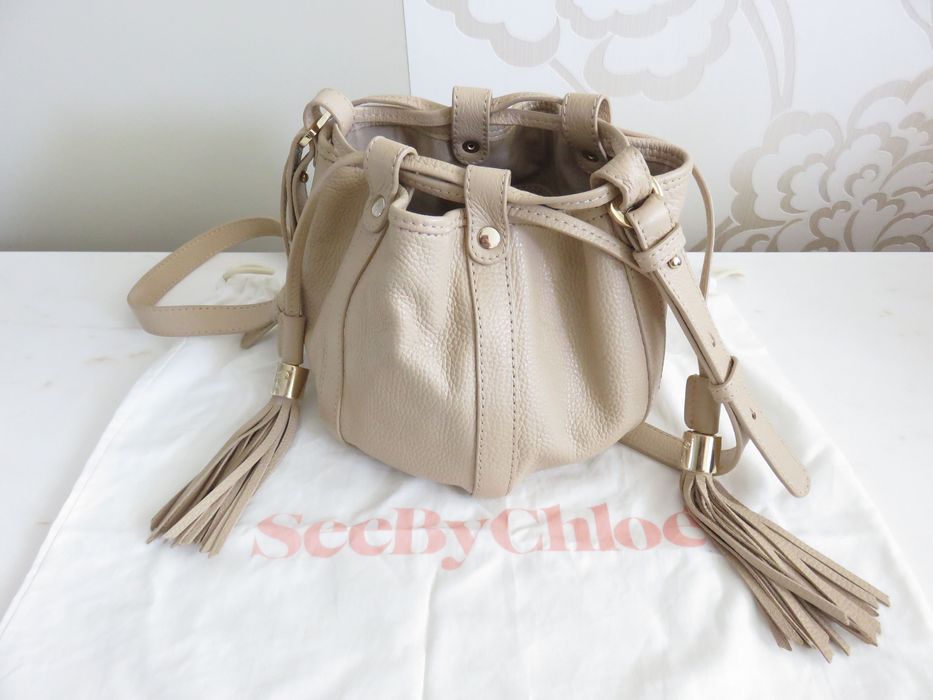 Чанта See by Chloе small Vicki bucket bag, нова