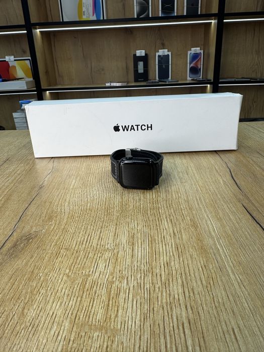 Apple watch Se 40 mm  черный