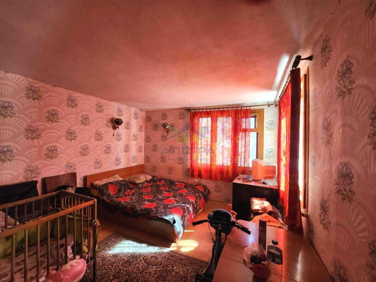 Къща с двор в Пазарджик, в близост до ДАП-а
