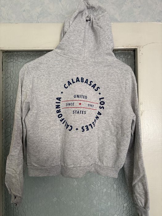 Бял дамски суичър