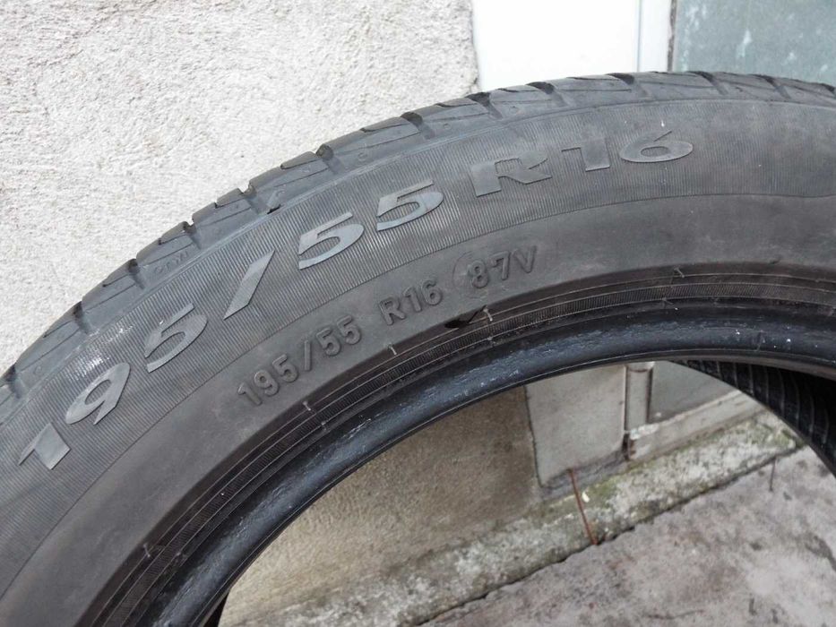 vand 2 anvelope de vara 195/55/16 pirelli cinturato p1 pret 300 ron