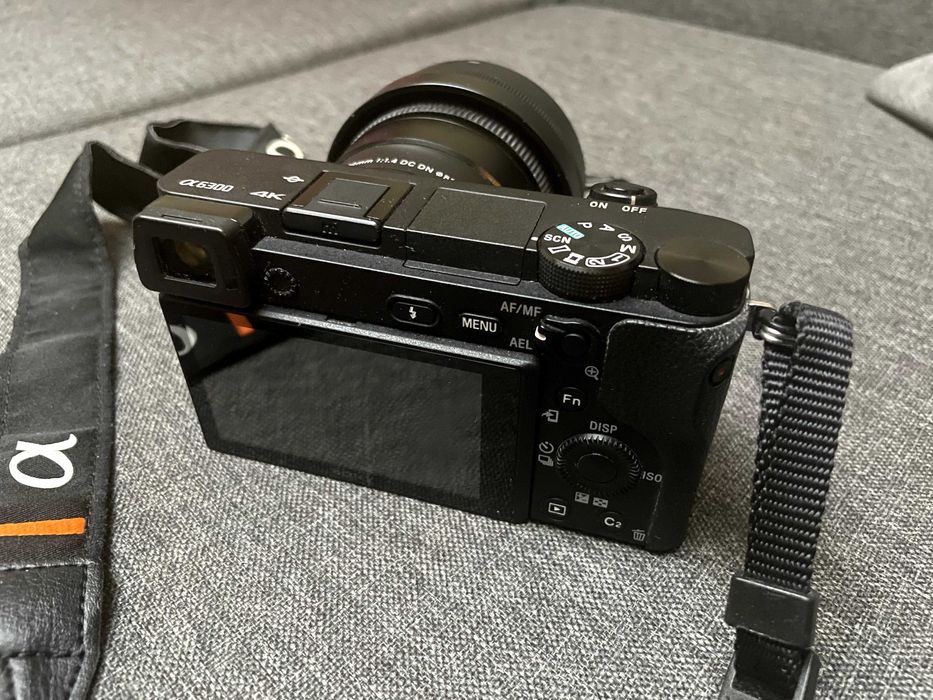 Sony A6300 + Sigma 30mm F1.4 DC DN | Kit complet, stare excelenta