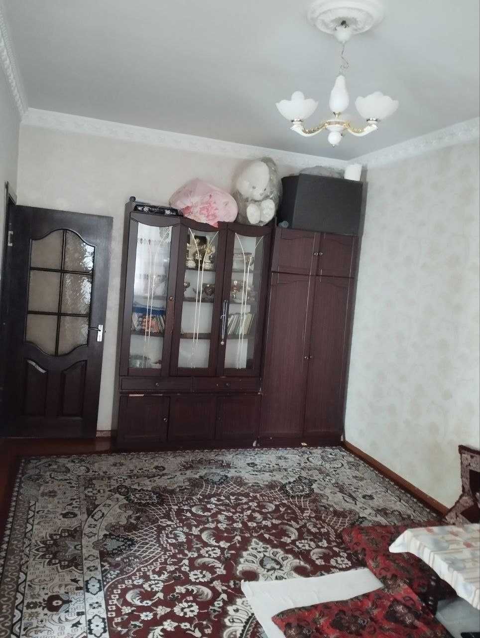 СРОЧНО Чиланзар 12, 2/4/4, Фархадский базар, 48м2, Раздельные комнаты