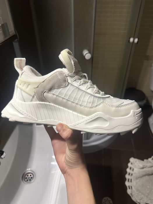 Vand Off White Odsy 1000