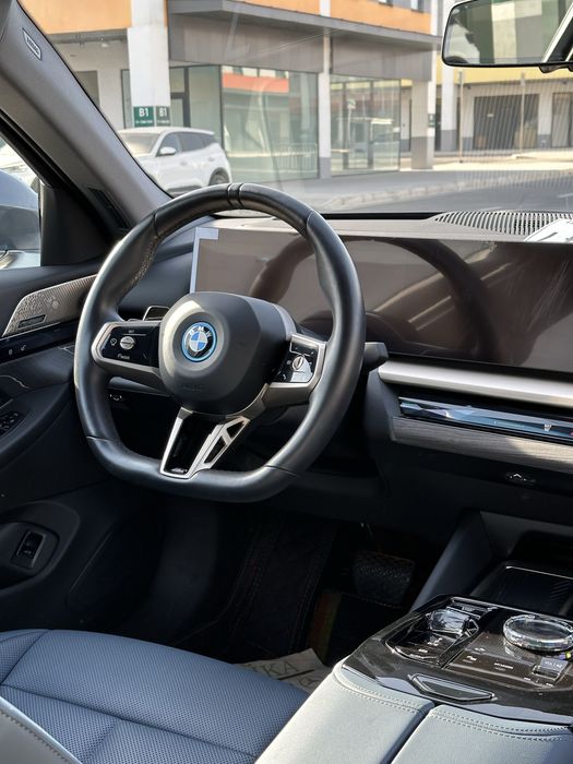 BMW i5 35L eDrive (Dop opsia bilan)