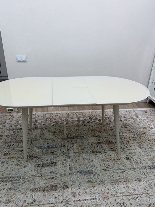 Продаю стол каленное  стекло