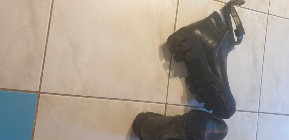 Ghete negre 36 superbe Coca Zaboloteanu