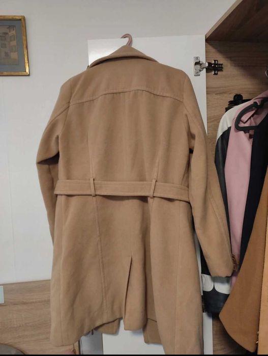 Palton cu guler îmblănit detașabil