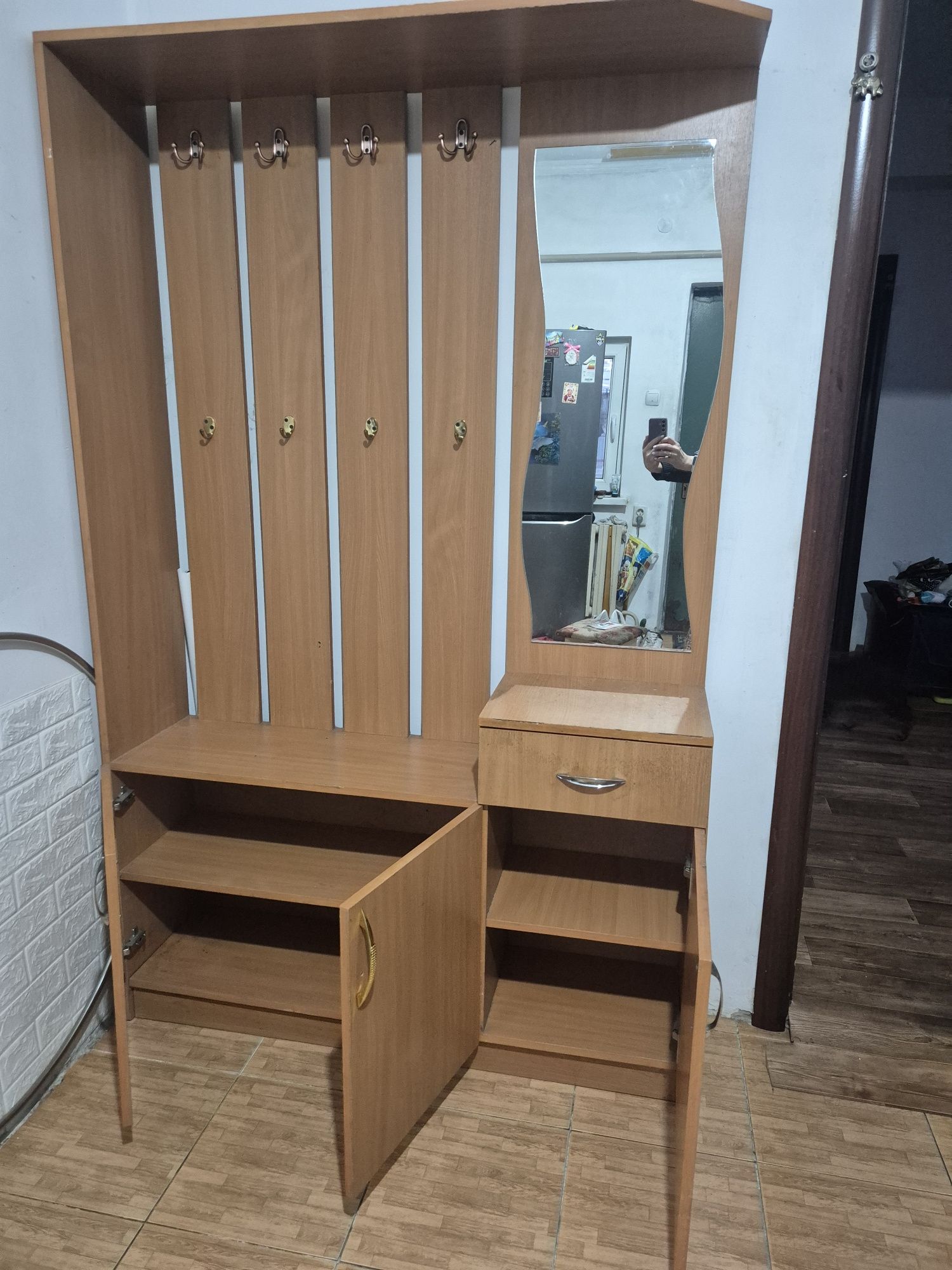 Продам прихожии шкаф