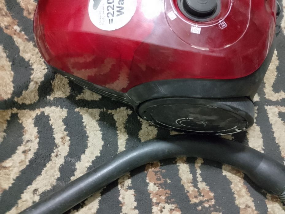 Aspirator Bosch puternic 2200w defect