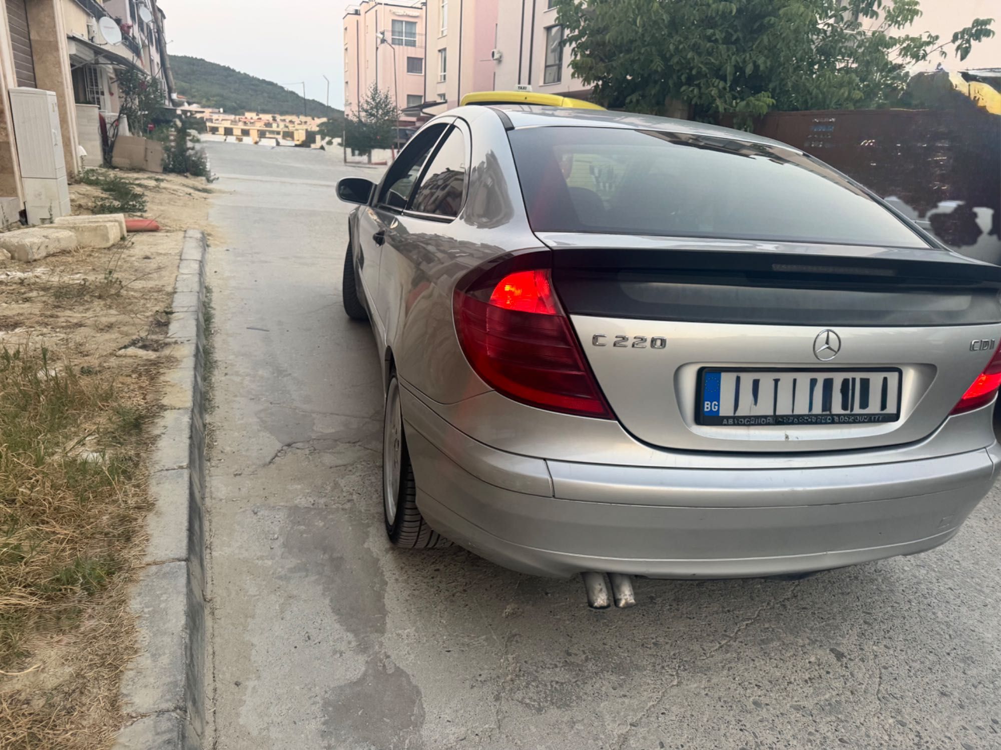 Mercedes C220 купе кола