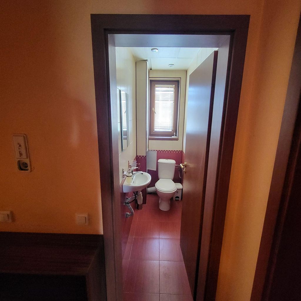 Дава се под наем Двустаен апартамент в Пловдив, Кършияка - 85 кв.м за 459 € - Снимка #3